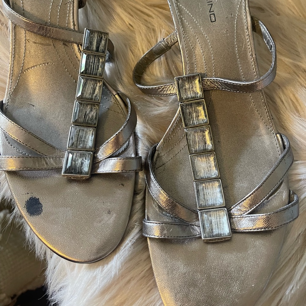 Bandolino Pewter Leather Jeweled Kitten Heel Sandals Size 10